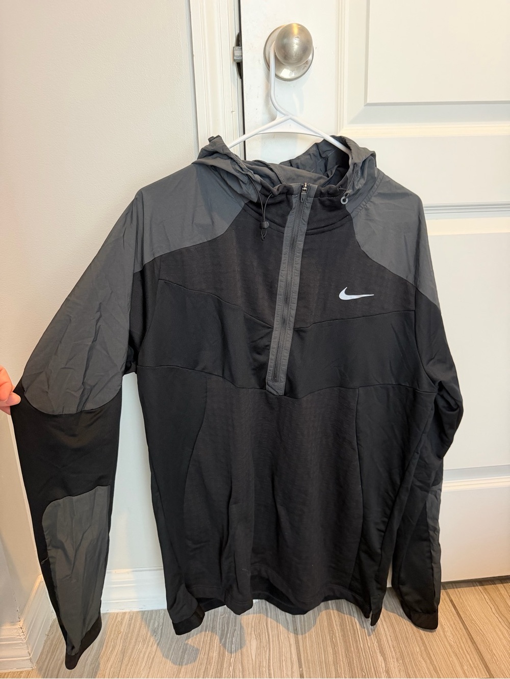 Nike Men's Black and Gray Half-Zip Windbreaker Hoodie